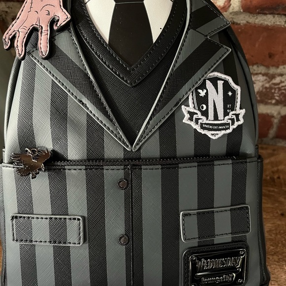 Lounge fly backpack, Wednesday, Addams, new with tags just a great fun backpack - Picture 8 of 8